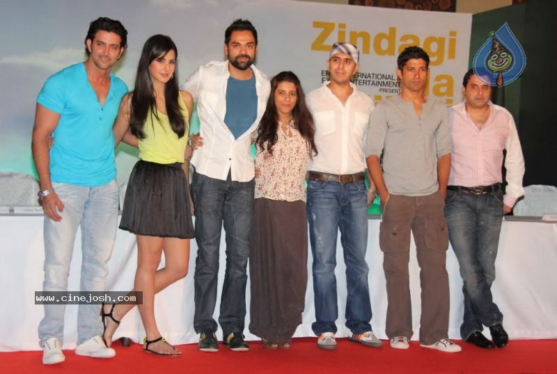 Zindgi na Milegi Dobara First Look Launch - 18 / 27 photos