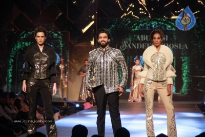 Abu Jani And Sandeep Khosla Fashion Show Photos - 35 of 40