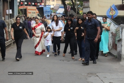 Aishwarya Rai Bachchan Announces Her Fathers Birthday - 8 of 21