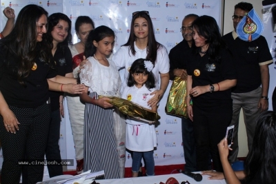 Aishwarya Rai Bachchan Announces Her Fathers Birthday - 12 of 21