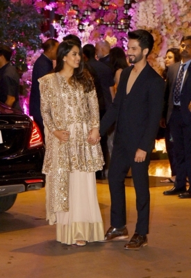 Akash Ambani And Shloka Mehta Engagement Party Photos - 15 of 41