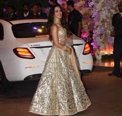 Akash Ambani And Shloka Mehta Engagement Party Photos - 22 of 41