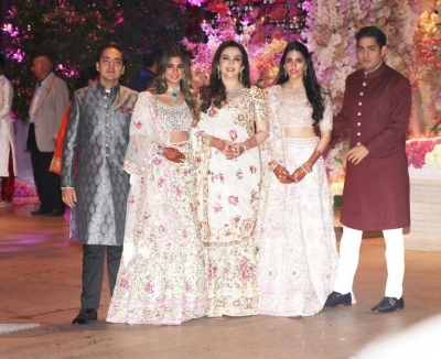 Akash Ambani And Shloka Mehta Engagement Party Photos - 23 of 41