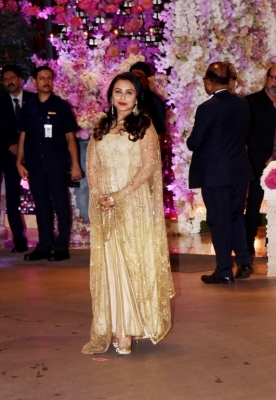 Akash Ambani And Shloka Mehta Engagement Party Photos - 40 of 41