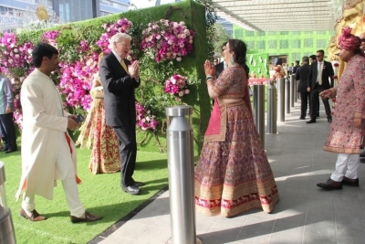 Akash Ambani and Shloka Mehta Wedding Reception - 7 of 38