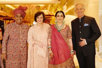 Akash Ambani and Shloka Mehta Wedding Reception - 13 of 38