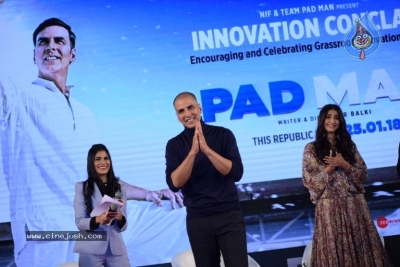 Akshay And Sonam Promote Pad Man - 3 of 21