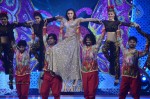 Alia Bhatt n Parineeti Perform at The IIAA 2014 - 21 of 49