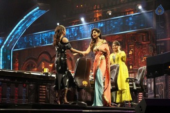 Alia Bhatt On Set Of Super Dancer - 8 of 21