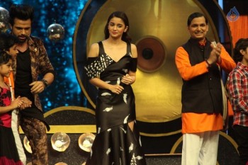 Alia Bhatt On Set Of Super Dancer - 13 of 21