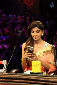 Alia Bhatt On Set Of Super Dancer - 15 of 21