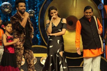 Alia Bhatt On Set Of Super Dancer - 16 of 21