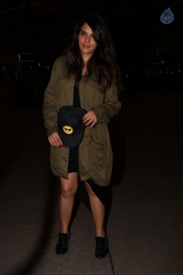 Amyra Dastur and Richa Chadda Spotted at Airport - 16 of 19