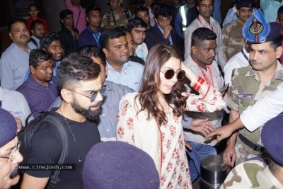 Anushka Sharma And Virat Kohli Spotted At Airport - 6 of 21