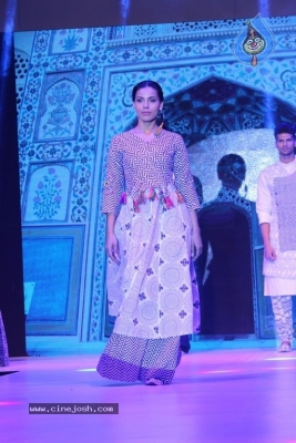 Avassa 2017 Fashion Show Photos - 8 of 50