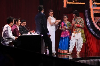 Baar Baar Dekho Team at Set of Jhalak Dikhhla Jaa - 10 of 42