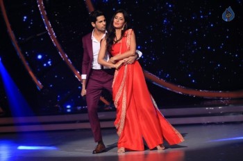 Baar Baar Dekho Team at Set of Jhalak Dikhhla Jaa - 39 of 42