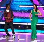 Bipasha Promote Jodi Breakers on Dance India Dance - 11 of 33