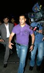Bolly Celebs at D Y Patil 2011 Awards - 27 of 76