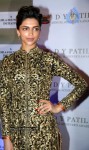 Bolly Celebs at D Y Patil 2011 Awards - 40 of 76