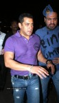 Bolly Celebs at D Y Patil 2011 Awards - 44 of 76