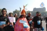 Bolly Celebs at Mumbai Marathon 2011 - 55 of 96