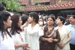 Bolly Celebs at Priyanka Chopra Father Funeral - 90 of 115
