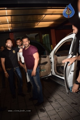 Bollywood Celebrities at Arpita Khan Pre Diwali Bash - 23 of 51