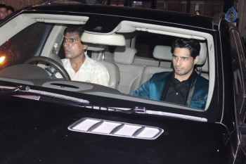 Bollywood Celebrities at Filmfare Awards 2017 - 24 of 49