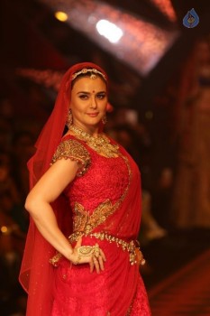 Bollywood Celebrities at IIJW 2015 Fashion Show 1 - 22 of 81