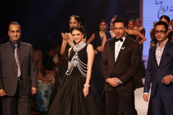 Bollywood Celebrities at IIJW 2015 Fashion Show 1 - 66 of 81