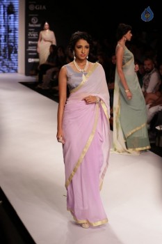 Bollywood Celebrities at IIJW 2015 Show - 46 of 90