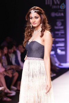 Bollywood Celebrities at IIJW 2015 Show - 59 of 90