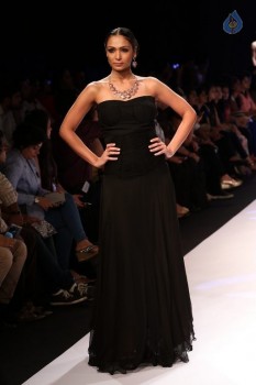Bollywood Celebrities at IIJW 2015 Show - 63 of 90