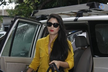 Bollywood Celebrities at Mumbai Airport - 13 of 36