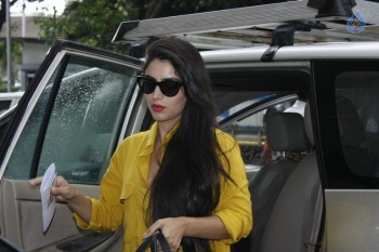 Bollywood Celebrities at Mumbai Airport - 18 of 36