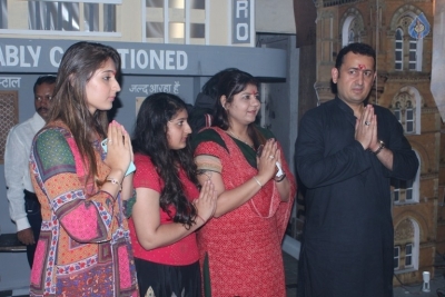 Bollywood Celebrities Celebrates Ganesh Chaturthi Photos - 22 of 53