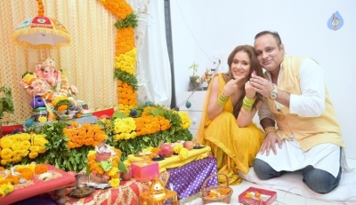 Bollywood Celebrities Celebrates Ganesh Chaturthi Photos - 24 of 53