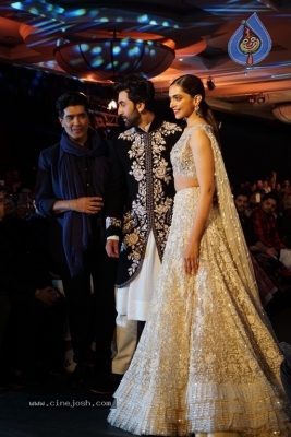 Bollywood Celebrities Ramp Walk At The Mijwan Fashion Show 2018 - 6 of 19