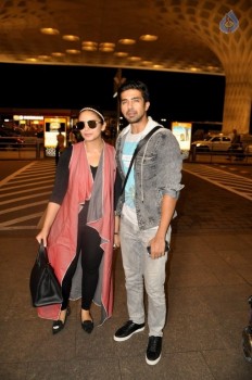 Bollywood Celebrities Spotted at Airport - 9 of 34