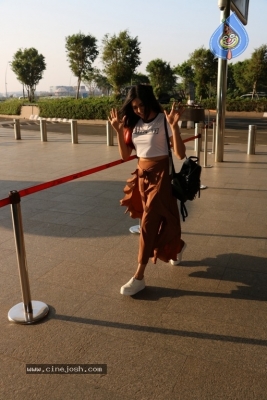 Bollywood Celebrities Spotted at Airport - 7 of 39