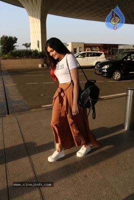 Bollywood Celebrities Spotted at Airport - 10 of 39