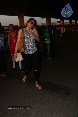 Bollywood Celebrities Spotted at Airport - 35 of 39