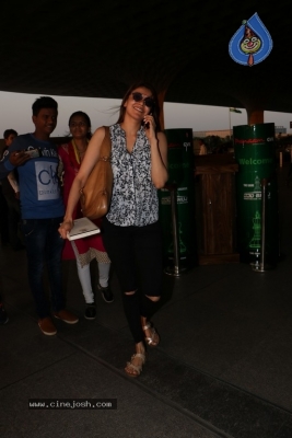 Bollywood Celebrities Spotted at Airport - 37 of 39