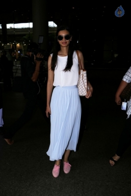 Bollywood Celebrities Spotted at Airport - 59 of 63