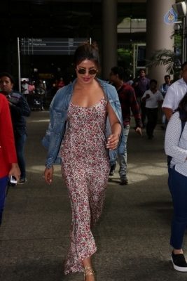 Bollywood Celebrities Spotted at Airport - 62 of 63