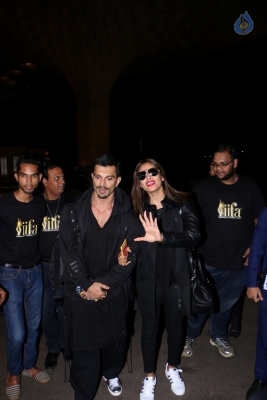 Bollywood Celebrities Spotted at Airport - 56 of 63