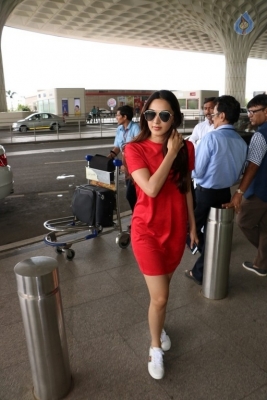 Bollywood Celebrities Spotted at Airport - 59 of 63