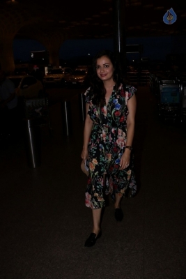Bollywood Celebrities Spotted at Airport - 63 of 63