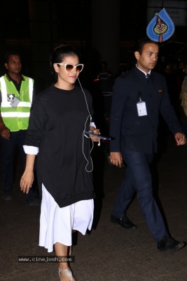 Bollywood Celebrities Spotted at Airport - 21 of 34